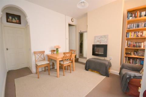 2 bedroom terraced house to rent, Eastbourne Road, Northwood