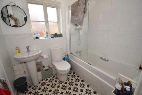 16 Edwards Court, Exeter, EX2 7RL