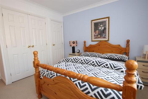 139 All Alone Road, Bradford, BD10 8TR
