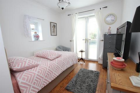 139 All Alone Road, Bradford, BD10 8TR