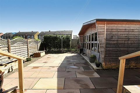 2 bedroom semi-detached bungalow for sale, Ingfield Avenue, Dalton, Huddersfield, HD5 9HE