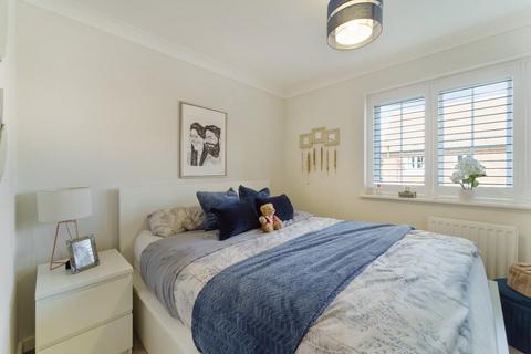 2 bedroom terraced house for sale, Hayton Crescent, Tadworth