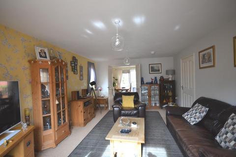 4 bedroom detached house for sale, with DOUBLE GARAGE - Wood Avens Way, Desborough, Kettering