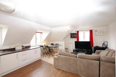 2 bedroom flat for sale, Crabapple Road, Tonbridge