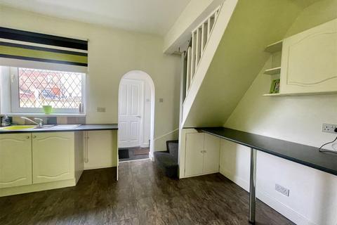 16 Back Poplar Terrace, Royston, Barnsley, S71 4DU
