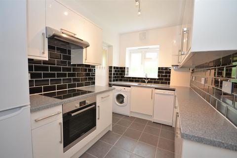 2 bedroom apartment to rent, Gt North Road, London N2