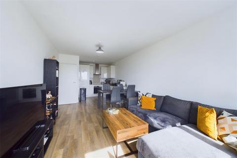 1 bedroom flat for sale, Palmitine House, York Road, London, SW11 3GT