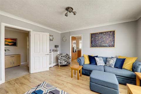 2 bedroom flat for sale, Ophir Road, Worthing BN11