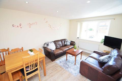 5 bedroom house to rent, Framwellgate Moor - DH1