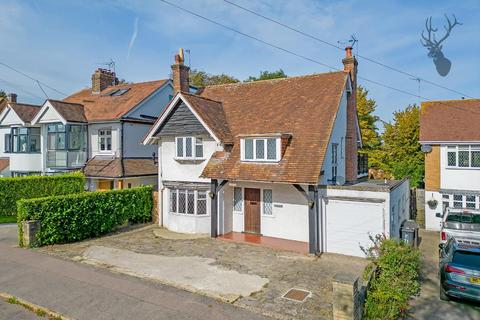 3 bedroom detached house for sale - Bury Road, Epping