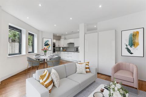 1 bedroom flat for sale, Merlin House, Belmont Terrace, London