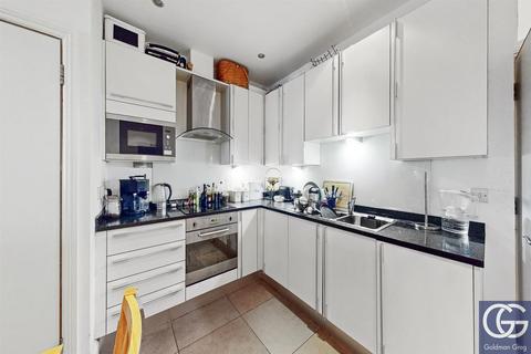 2 bedroom apartment to rent, Cannon Street Road, London, E1