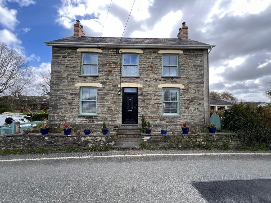 Henllan, Llandysul, SA44 3 bed detached house for sale £348,000