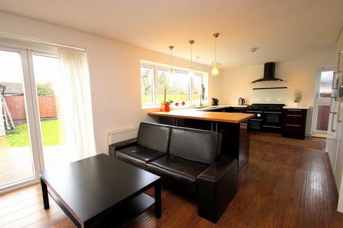 House share to rent, Hawthorn Drive, Denham UB9