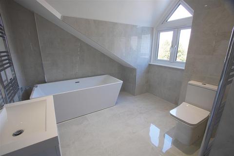 580 Rayleigh Road, Hutton, Brentwood, CM13 1SG