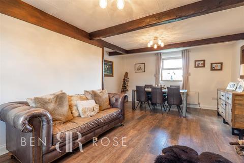 14 Knowley Brow, Chorley, PR6 9BG