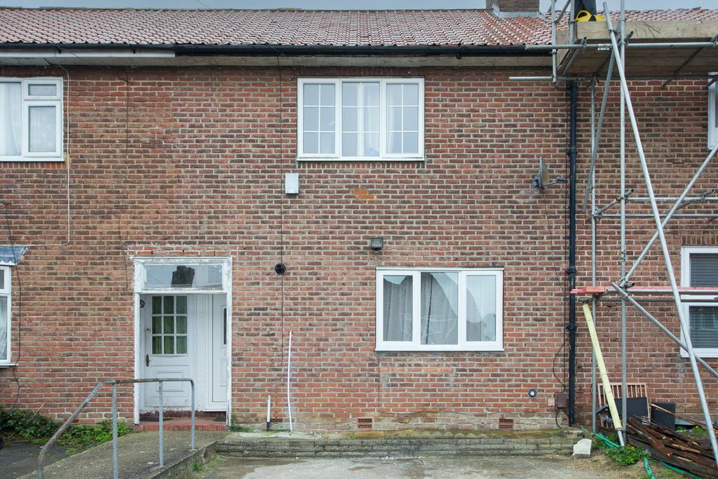 Moorside Road, Bromley, BR1 3 bed terraced house for sale £400,000
