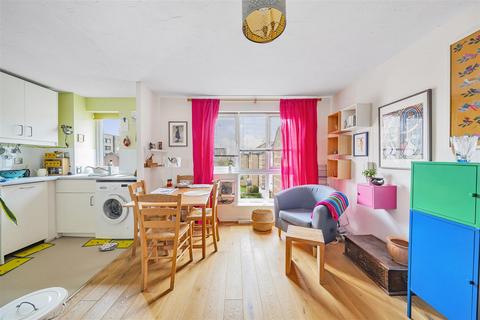 1 bedroom flat for sale, Windsock Close, Surrey Quays