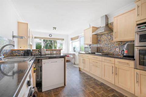 15 Cranbourne Avenue, Windsor, SL4 4ES
