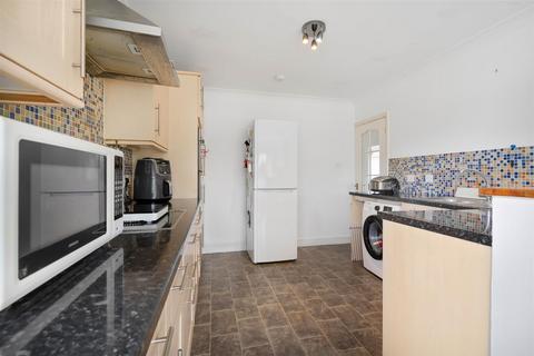 15 Cranbourne Avenue, Windsor, SL4 4ES
