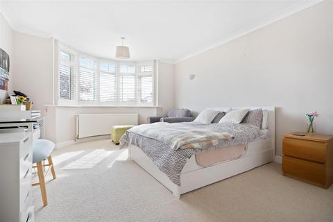 15 Cranbourne Avenue, Windsor, SL4 4ES
