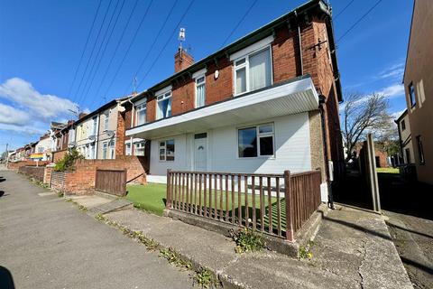1 bedroom property to rent, Victoria Road, Nottinghamshire NG17