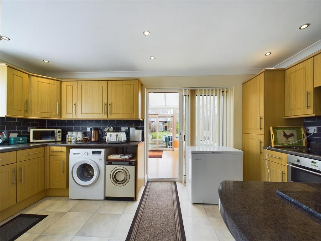 Kitchen:
