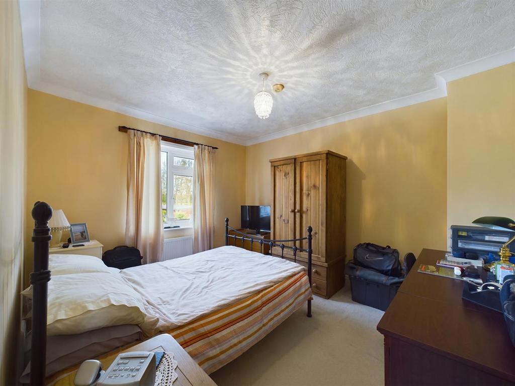 Bedroom: