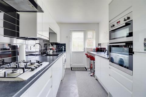 32 Alder Close, Brough, HU15 1ST