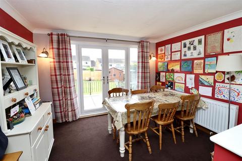 4 bedroom semi-detached house for sale, Wold Avenue, Market Weighton, York