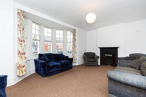 2 bedroom flat to rent, N8