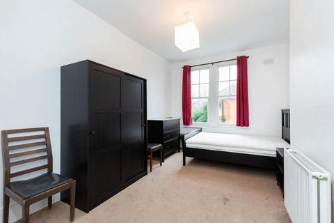 2 bedroom flat to rent, N8