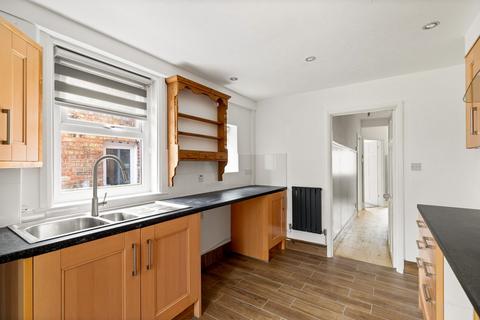 16 Stuart Road, Folkestone, CT19 6NL