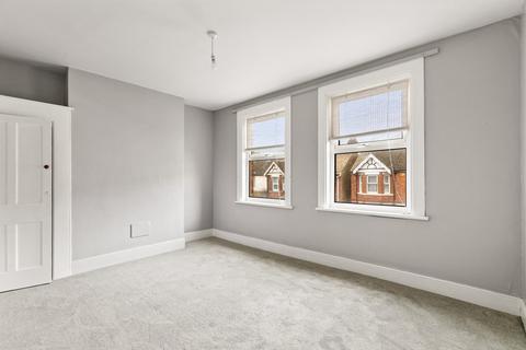 16 Stuart Road, Folkestone, CT19 6NL