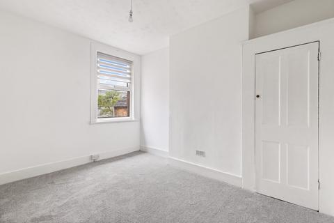 16 Stuart Road, Folkestone, CT19 6NL