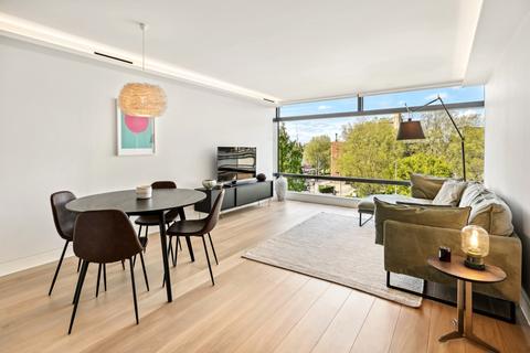 Albert Embankment, Lambeth, London, SE1