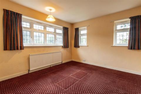18 Beechdale Close, Chesterfield, S40 4EQ