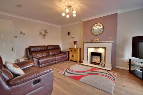 3 bedroom semi-detached house for sale, Bielby Drive, Beverley