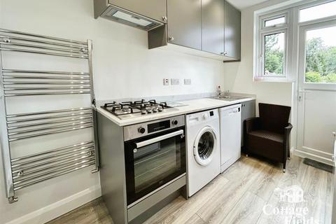 3 bedroom house to rent, Greenway, London