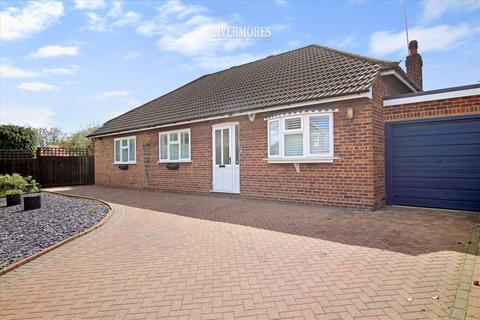 4 bedroom detached bungalow for sale, Park Crescent, Erith