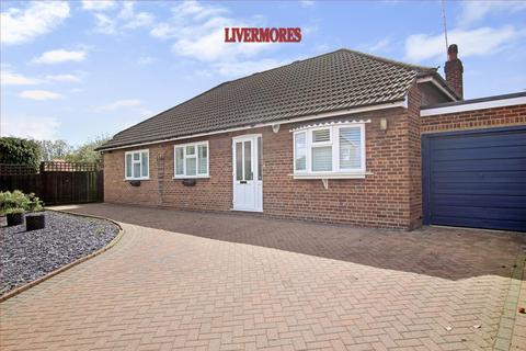 4 bedroom detached bungalow for sale, Park Crescent, Erith