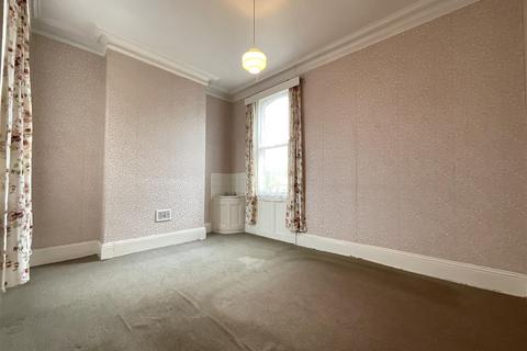 3 bedroom house for sale, Oak Road, Scarborough