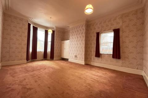 3 bedroom house for sale, Oak Road, Scarborough