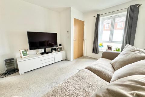 67 Narrowleaf Drive, Ringwood, BH24 3FR