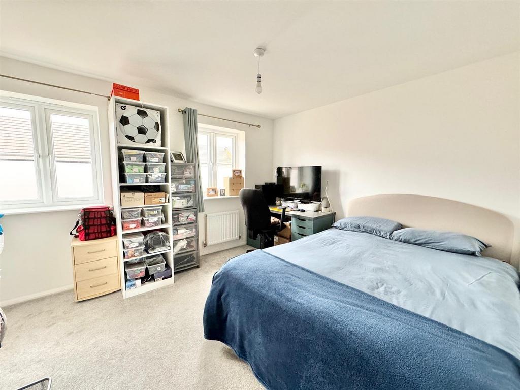 Bed2.jpg