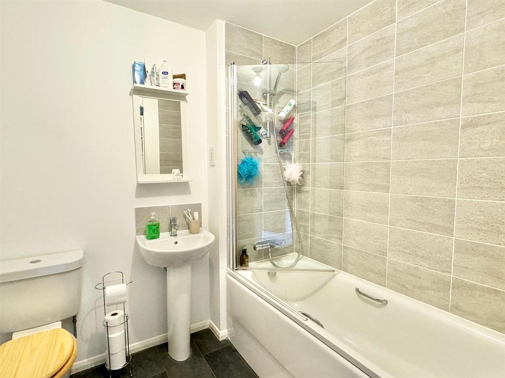 Bathroom.jpg