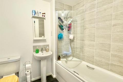 67 Narrowleaf Drive, Ringwood, BH24 3FR