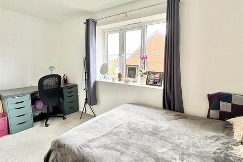 67 Narrowleaf Drive, Ringwood, BH24 3FR