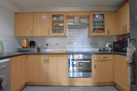 2 bedroom apartment for sale, Dominion Close, Hounslow TW3