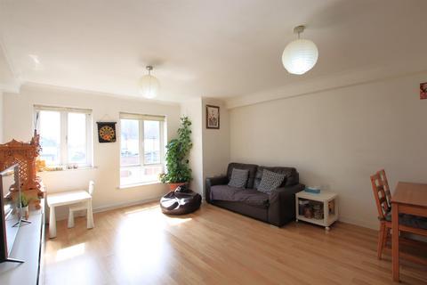 2 bedroom apartment for sale, Dominion Close, Hounslow TW3